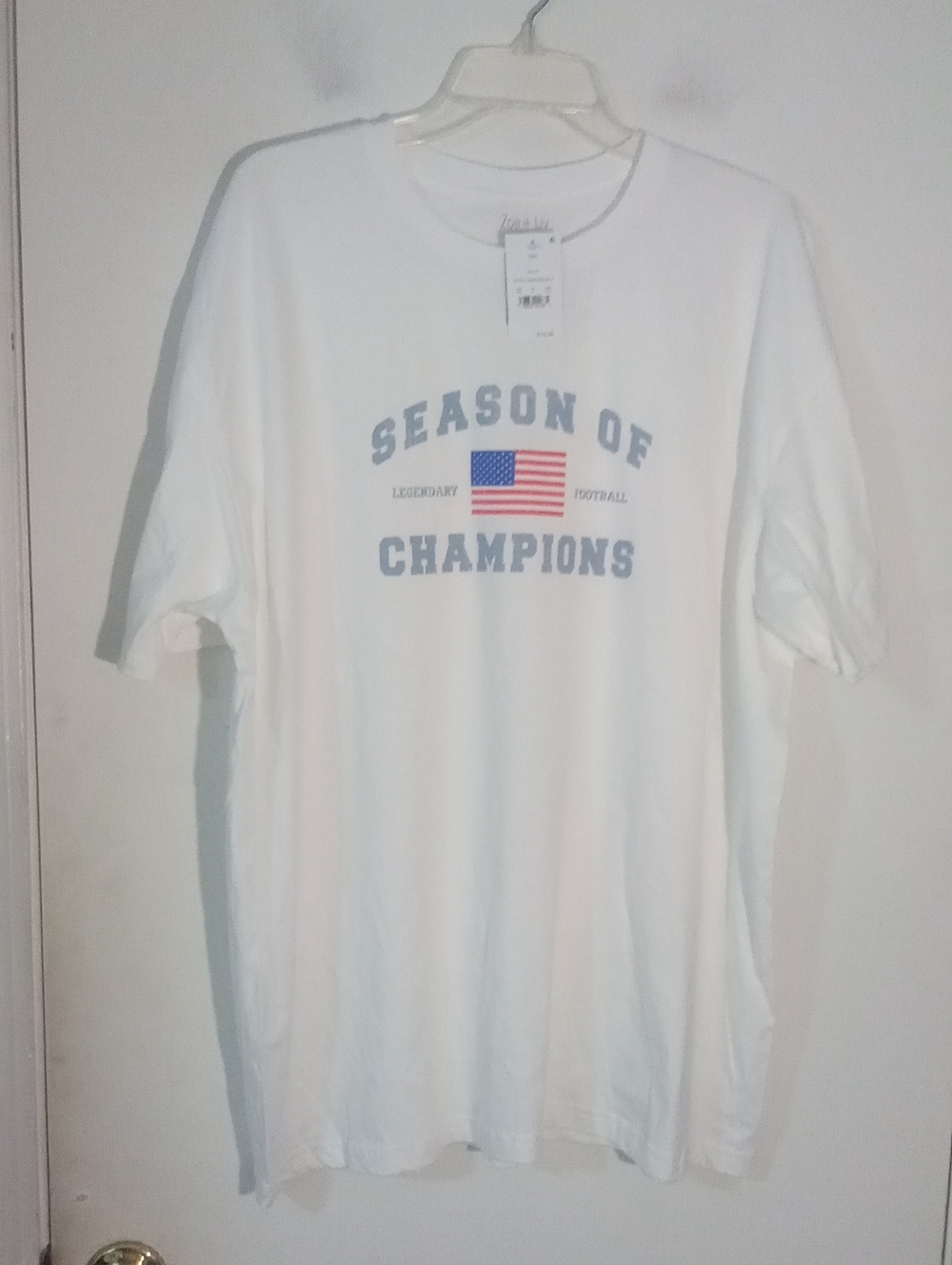 Zoe & Liv Season of Champions White Graphic Tee 2 XL XXL NWT Unisex